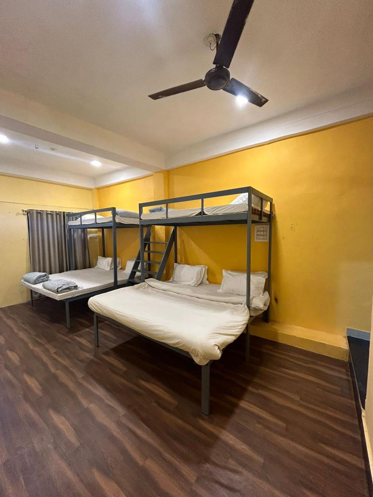 Unplanned Hostel Udaipur Bagian luar foto