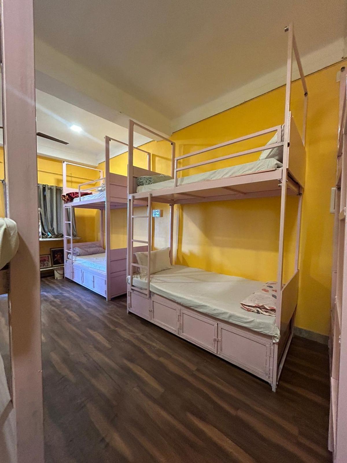 Unplanned Hostel Udaipur Bagian luar foto
