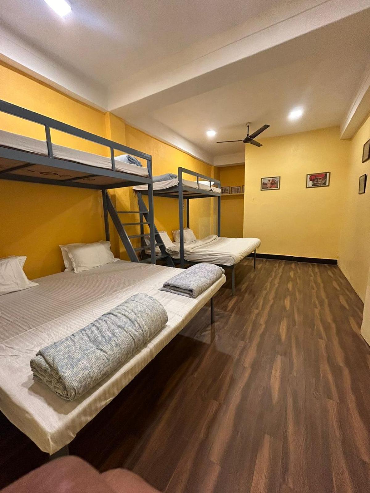 Unplanned Hostel Udaipur Bagian luar foto
