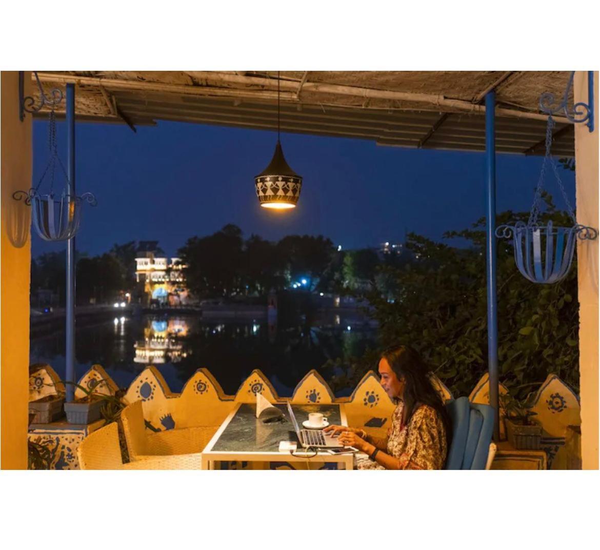 Unplanned Hostel Udaipur Bagian luar foto