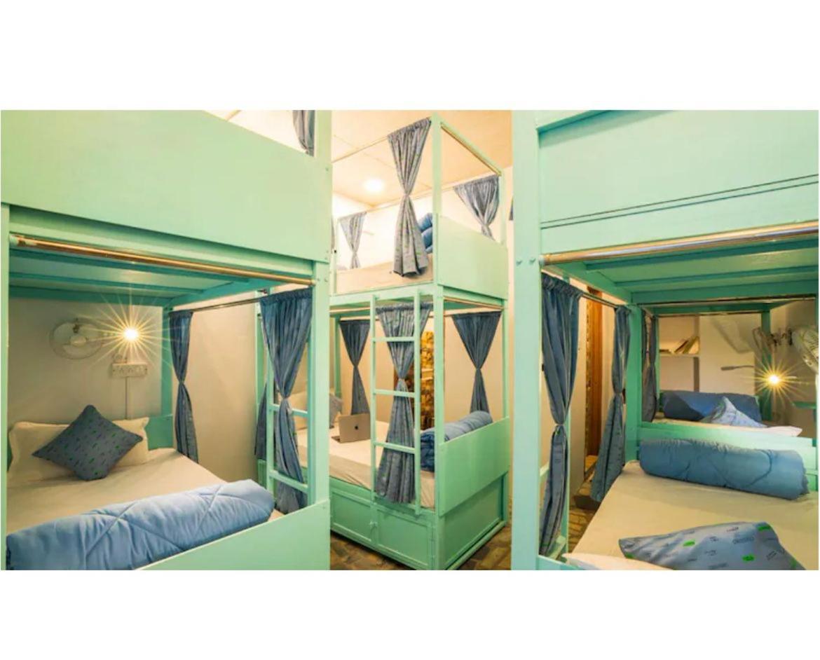 Unplanned Hostel Udaipur Bagian luar foto