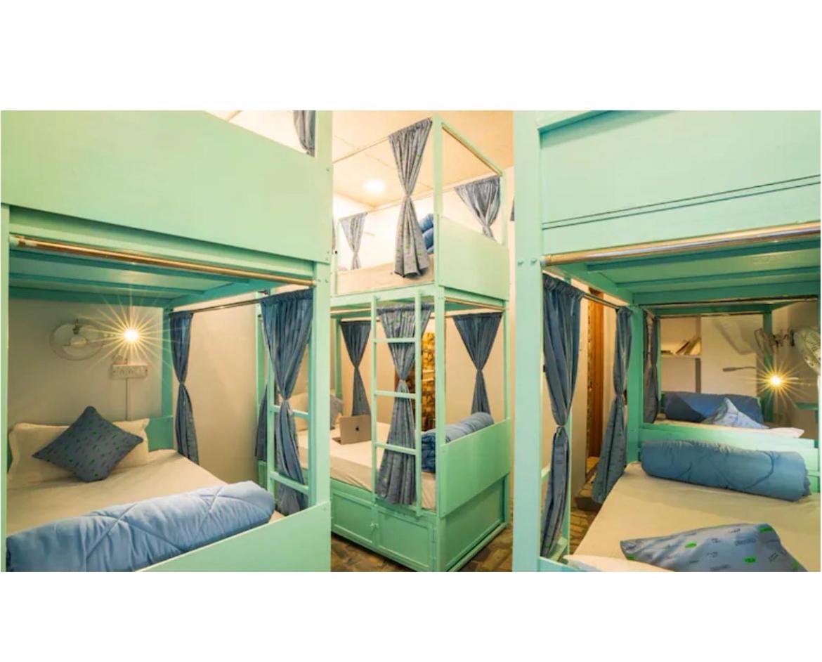 Unplanned Hostel Udaipur Bagian luar foto