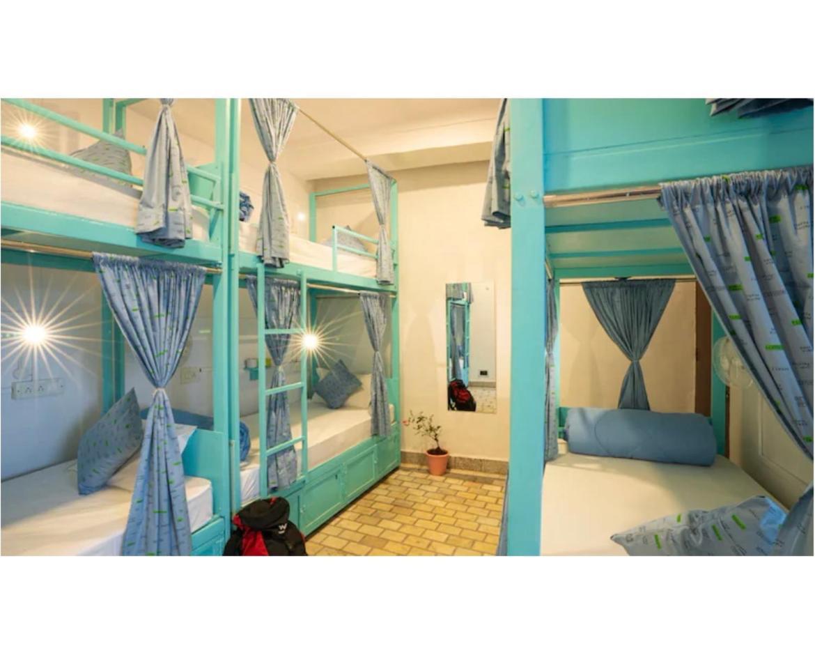 Unplanned Hostel Udaipur Bagian luar foto