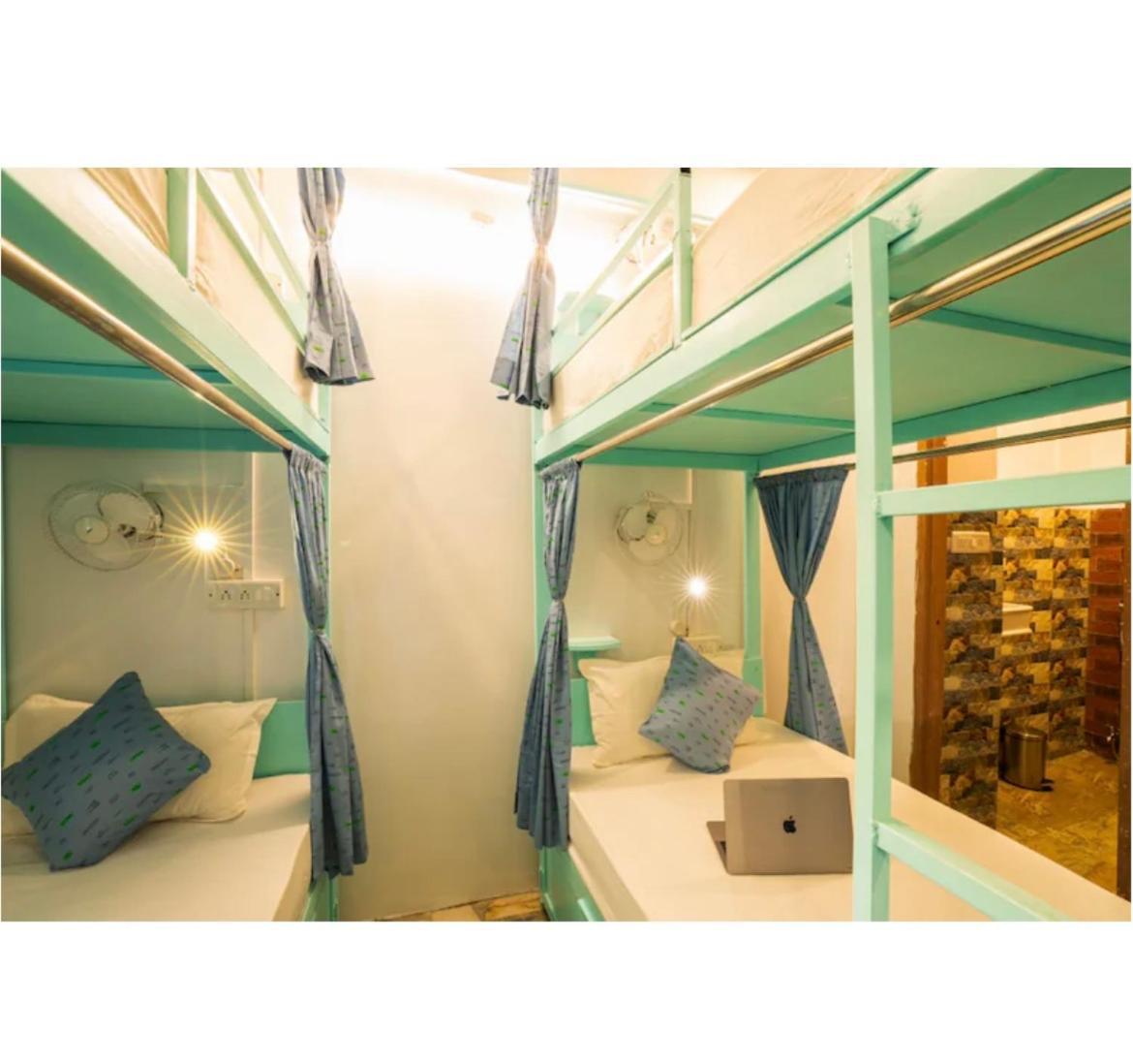 Unplanned Hostel Udaipur Bagian luar foto